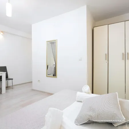 Апартаменты Luxe Diocletian Stones Centre Сплит