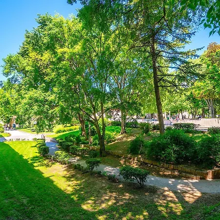 Апартаменты Luxe Diocletian Stones Centre