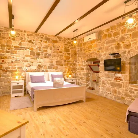Daire Luxe Diocletian Stones Centre