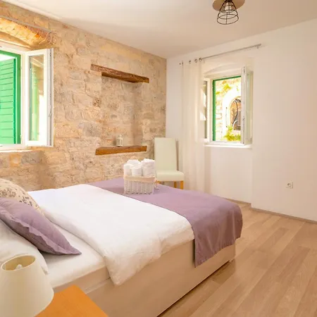 Daire Luxe Diocletian Stones Centre