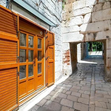 דירה Luxe Diocletian Stones Centre *