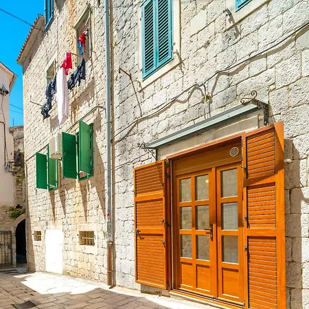 Daire Luxe Diocletian Stones Centre Split