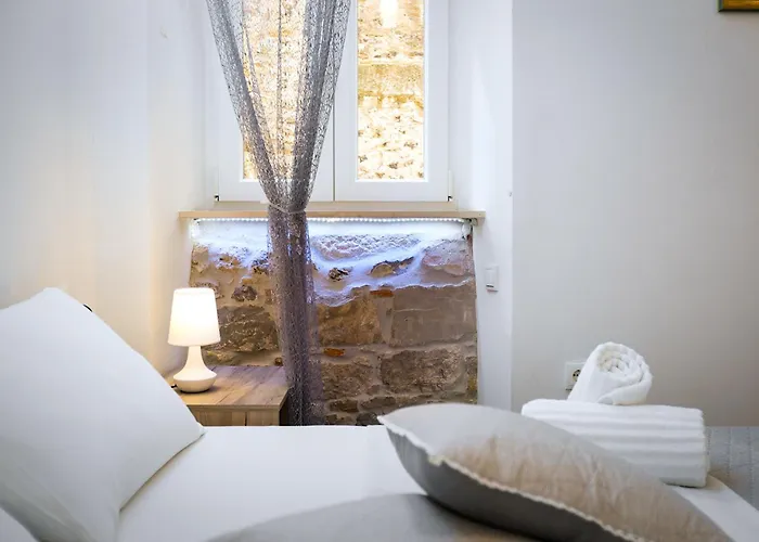 Luxe Diocletian Stones Centre * Split