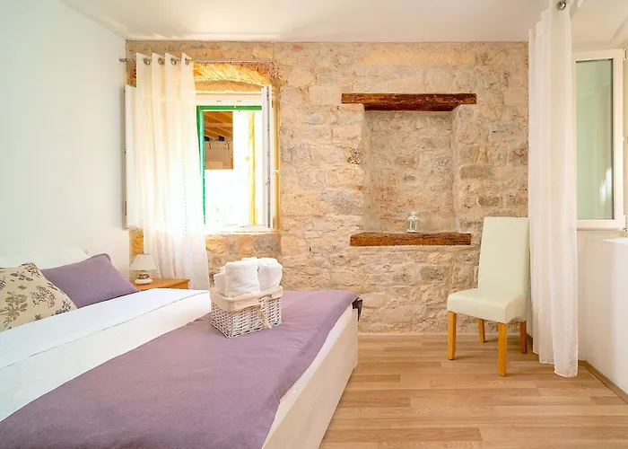 Luxe Diocletian Stones Centre Апартаменти *