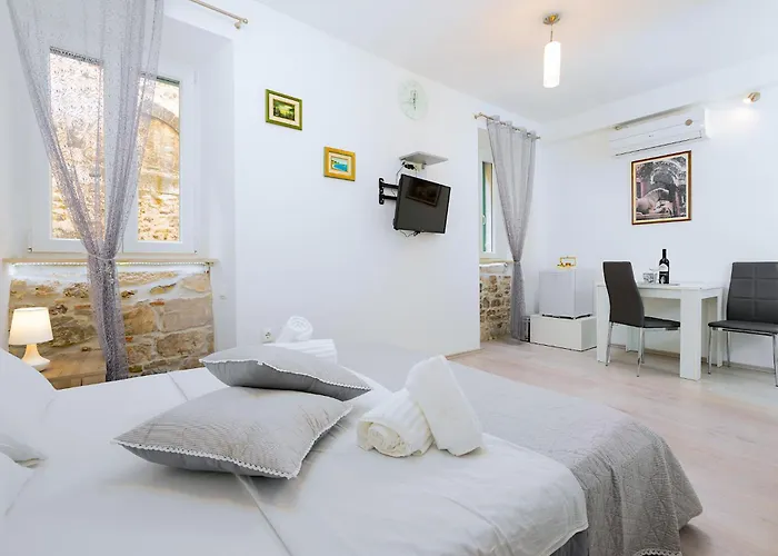 Luxe Diocletian Stones Centre * Спліт