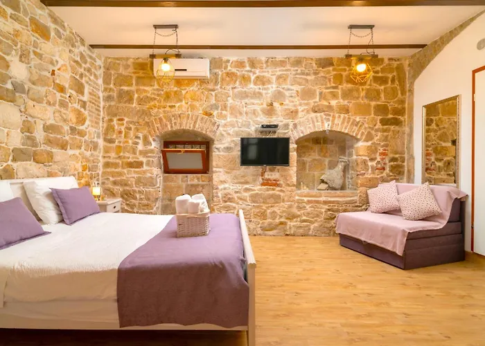 Апартаменти Luxe Diocletian Stones Centre Спліт